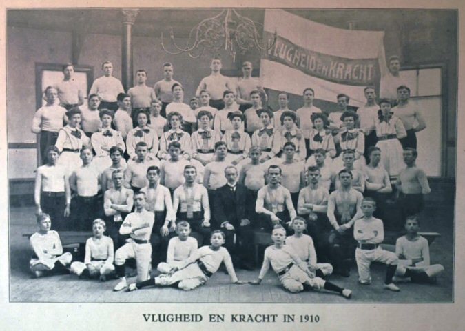 la asociación en 1910